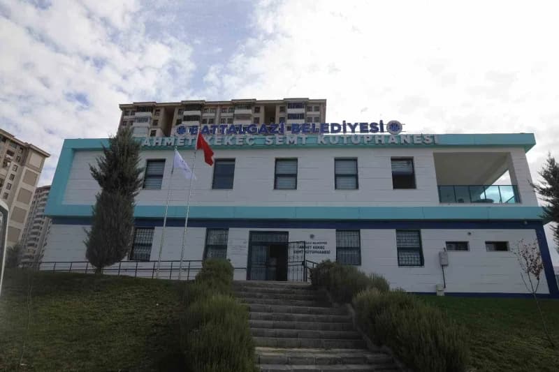 Battalgazi Belediyesi’nden sınava hazırlanan öğrencilere kütüphane desteği