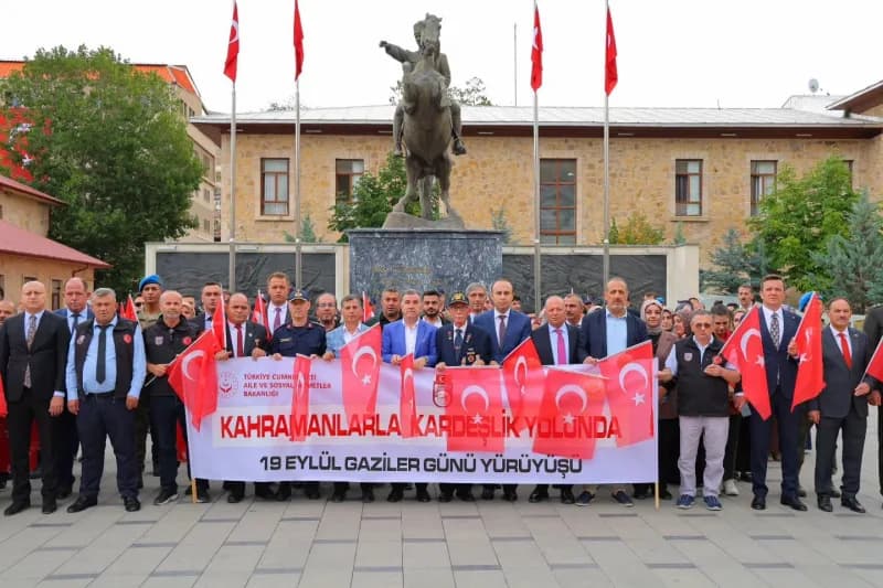 Bayburt’ta 19 Eylül Gaziler Günü yürüyüşü düzenlendi
