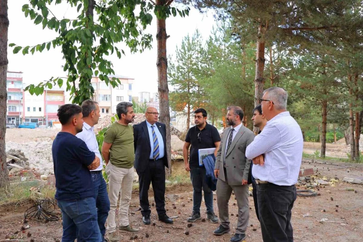 Bayburt'ta Yeni Ağız ve Diş Sağlığı Merkezi projesi için alan incelemesi yapan sağlık müdürlüğü yetkilileri