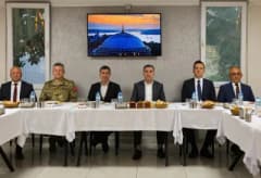 Bayburt'ta İl Emniyet Müdürü Barış Erkol ve İl Müftüsü Bayram Danacı için düzenlenen veda yemeği