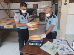 Bayburt'ta zabıta ekipleri fırınlarda hijyen ve ekmek gramajı denetimi yapıyor