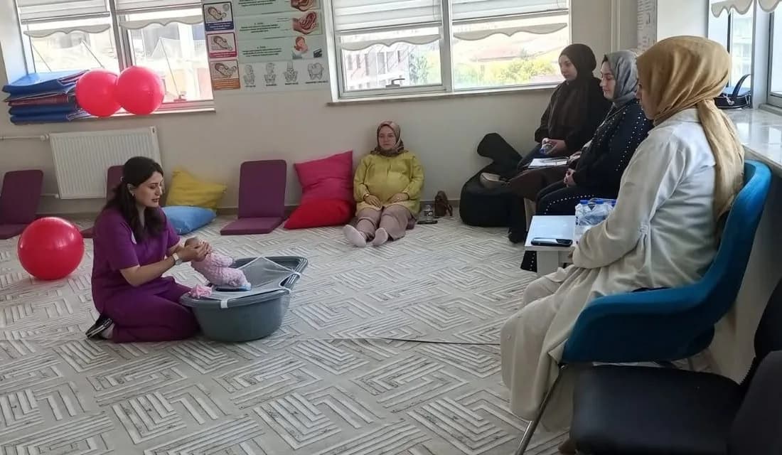 BAYBURT’ta anne adaylarına yönelik eğitim düzenlendi