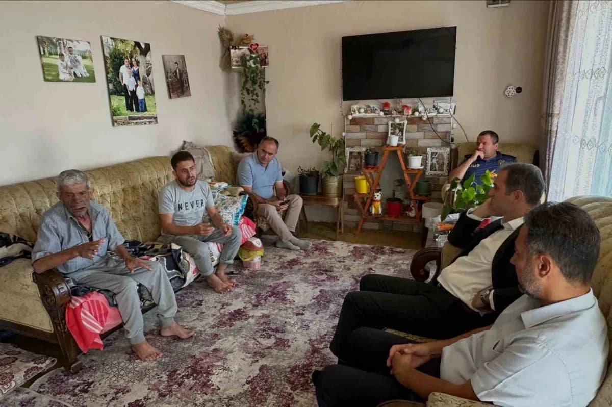 İzmir'in Bayındır İlçe Kaymakamı Murat Mete, 19 Eylül Gaziler Günü dolayısıyla ilçede yaşayan Gaziler ve ailelerini ziya