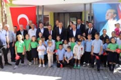 İzmir Bayındır’da yenilenen Kızıloba İlkokulu açılış töreninden görüntü