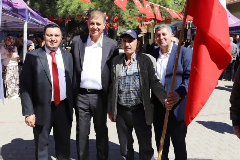 İzmir Büyükşehir Belediye Başkanı Cemil Tugay ve Bayındır Belediye Başkanı Davut Sakarsu