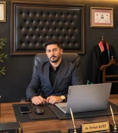 Gaziantep Barosu avukatları Ferhat Kurt ve Abdullah Aksoy basın açıklaması yapıyor