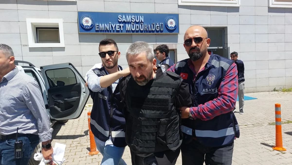 Berber koltuğunda kardeşini vurarak öldüren Ahmet Kol’un yargılanmasına başlandı.