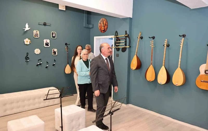 Vali Ali Çalgan, atölyeyi gezdi.