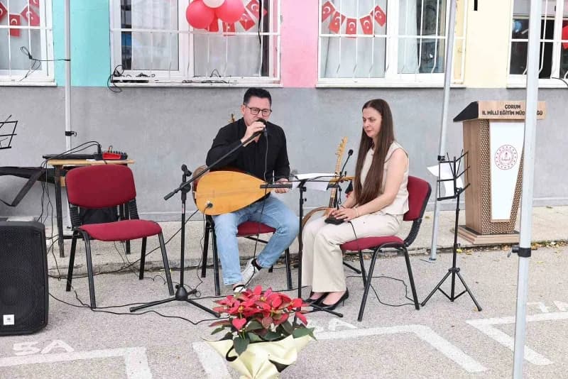 Yasemen Bolat, Berkant Bolat'ın ağabeyi Hacı Bolat ile birlikte, Berkant Bolat'ın anısına yazdığı "Mor Çiçektin Sen" adl