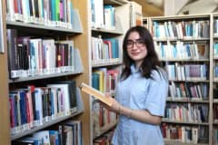 Berra Okudurlar, İzmir Ekonomi Üniversitesi mezunu, şiirle Avrupa edebiyat ödülünü kazandı
