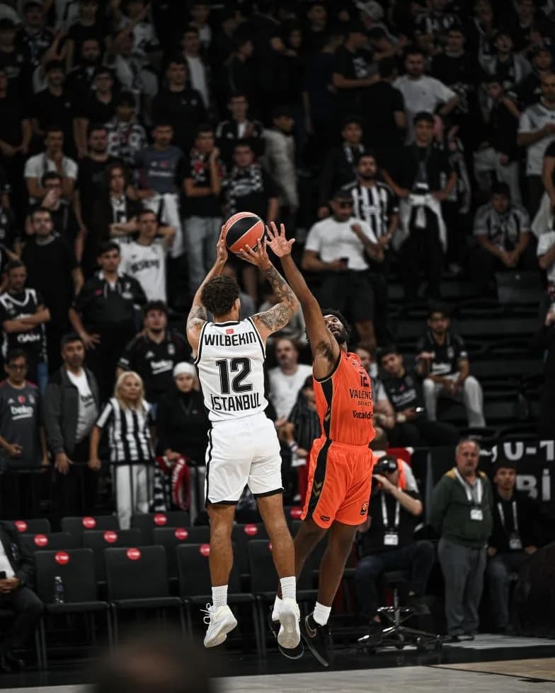 Beşiktaş, Euroleague'in ilk haftasında sahasında İspanyol ekibi Valencia Basket'e 96-94 mağlup oldu.