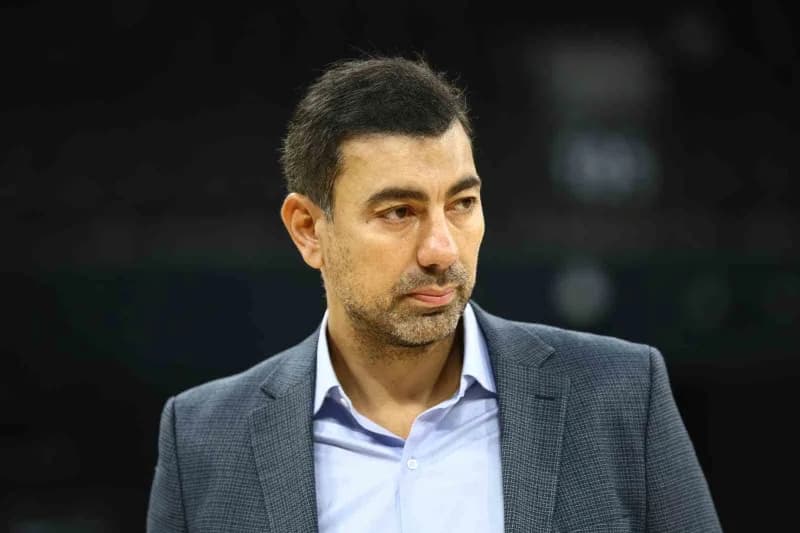 Nedim Yücel basın mensuplarına açıklamalarda bulundu.