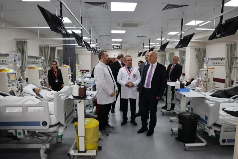 Zonguldak Bülent Ecevit Üniversitesi (BEUN) Rektörü Prof. Dr. Ahmet Ulusoy, BEUN Hastanesini Ziyaret ederek yürütülen ye