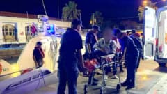 Çanakkale Bozcaada'da Sahil Güvenlik botu ile tıbbi tahliye edilen hasta