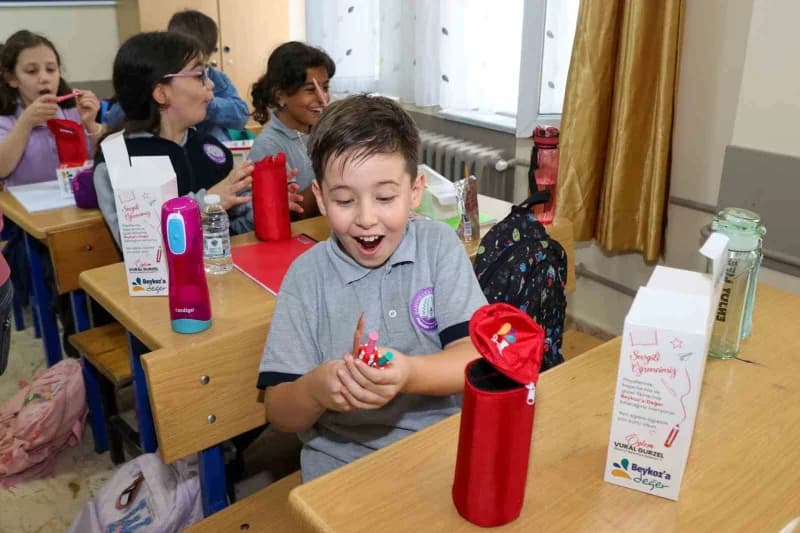 Beykoz Belediyesi tarafından yeni eğitim-öğretim yılında öğrencilerin ve ailelerin bütçesine katkı sağlamak amacıyla ilç