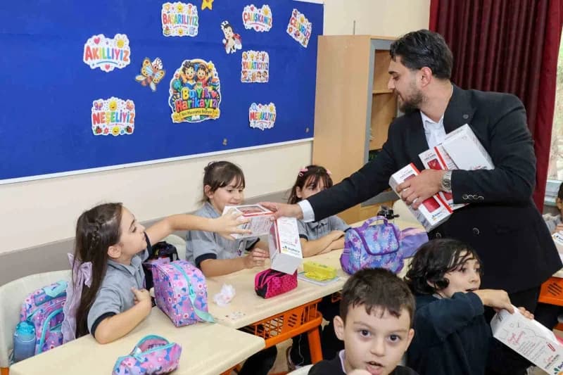 Beykoz Belediyesi tarafından yeni eğitim-öğretim yılında öğrencilerin ve ailelerin bütçesine katkı sağlamak amacıyla ilç