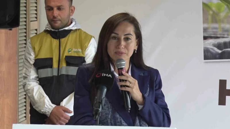Beykoz Belediyesi tarafından üretilen kışlık sebze fideleri çiftçilere dağıtılıyor
