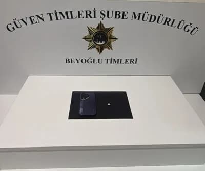 Beyoğlu'nda bankta unutulan cep telefonunu çalan hırsızın güvenlik kamerası görüntüsü