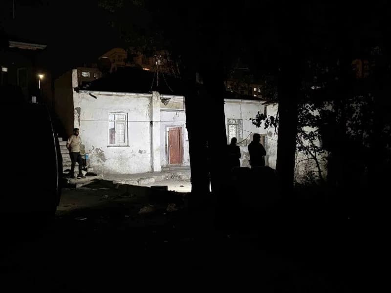 Kayseri’nin Melikgazi ilçesinde müstakil bir ikamette vücudunun çeşitli bölgelerinden yaralanan 12 yaşındaki yabancı uyr