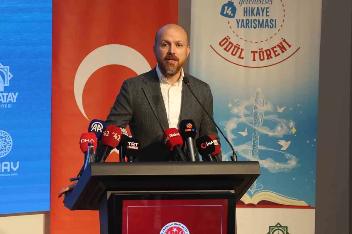 İlim Yayma Vakfı Mütevelli Heyeti Başkanı Necmeddin Bilal Erdoğan programda konuşma yaptı