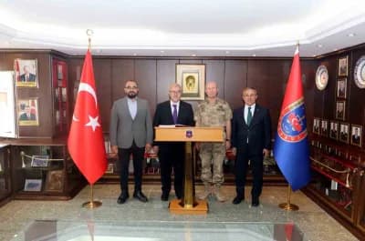 Bilecik Jandarma Eğitim Komutanı Tümgeneral Nail İlbey AK Parti heyetiyle görüşme sırasında