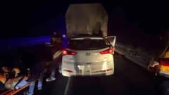 Bilecik Bozüyük'te kamyon ve otomobilin çarpıştığı trafik kazası sonrası olay yeri