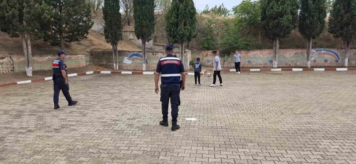 Bilecik’te okul çevreleri ve servis araçları denetlendi