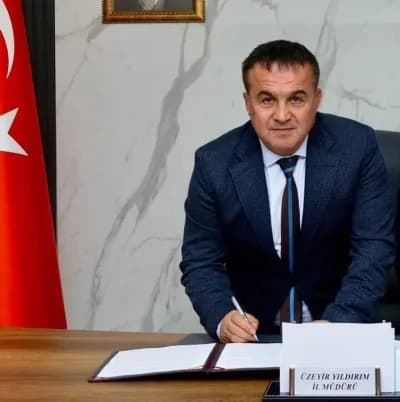 Bilecik Gençlik ve Spor İl Müdürlüğü binası önünde personel alımı duyurusu