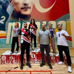 Muaythai Zafer Kupası’nda Bilecikli sporcular madalya töreninde başarılarını kutluyor