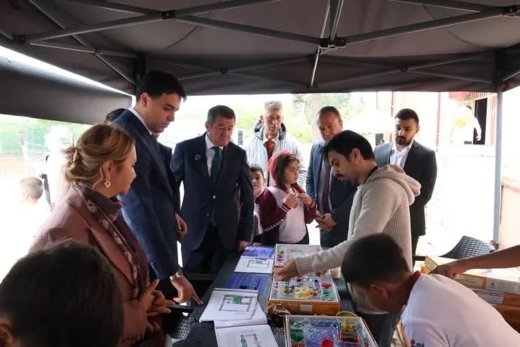 Köy okulunda Bilim şenliği: 9 farklı atölye düzenlendi