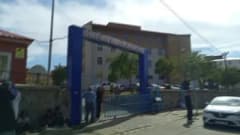 Bingöl Solhan'da okul mutfağında yük asansörü ve olay yerine gelen sağlık ekipleri