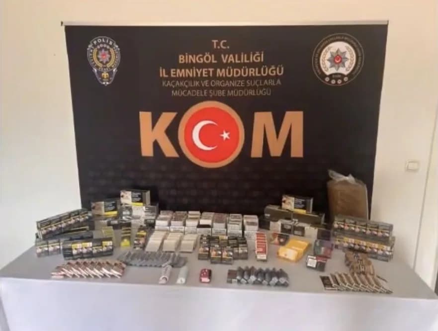 Bingöl’de polis ekiplerinin düzenlediği operasyonlarda ele geçirilen uyuşturucu ve kaçak sigara ürünleri