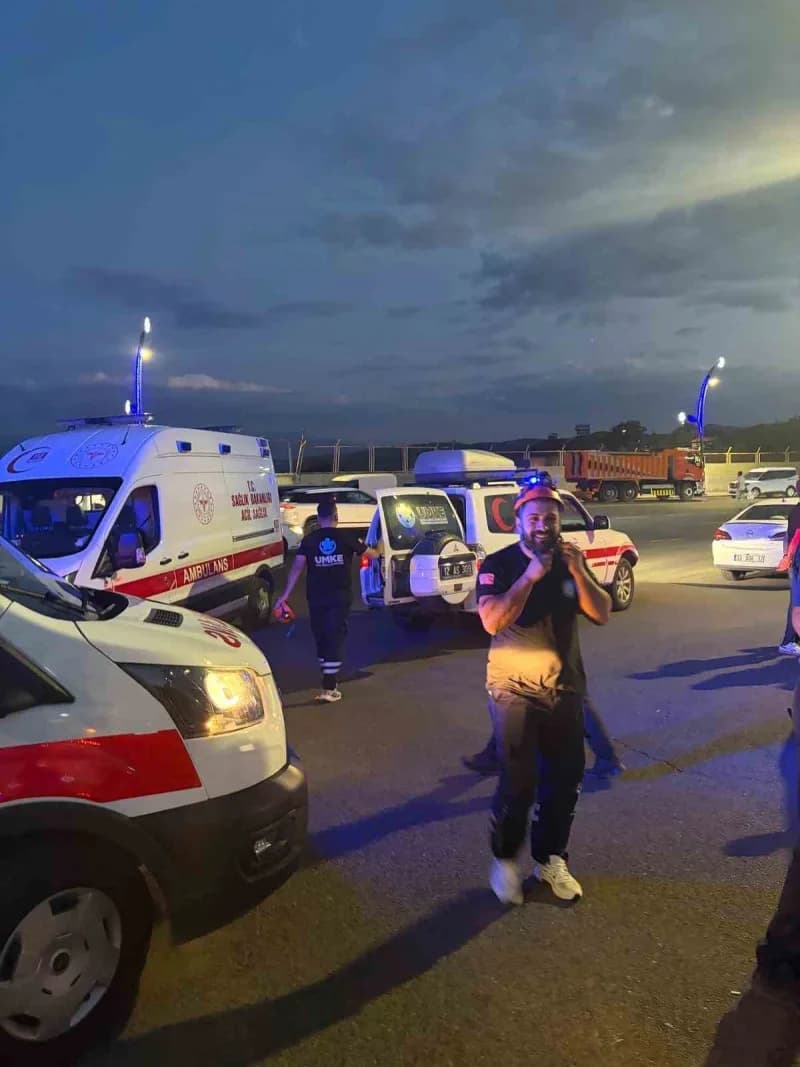 Bingöl’de iki otomobil çarpıştı: 4 yaralı