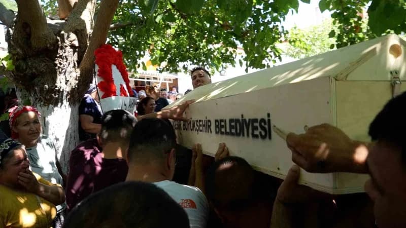 Üç gün boyunca yoğun bakımda yaşam mücadelesi veren Filiz, 22 Ağustos'ta, kendi düğün gününde hayatını kaybetti.