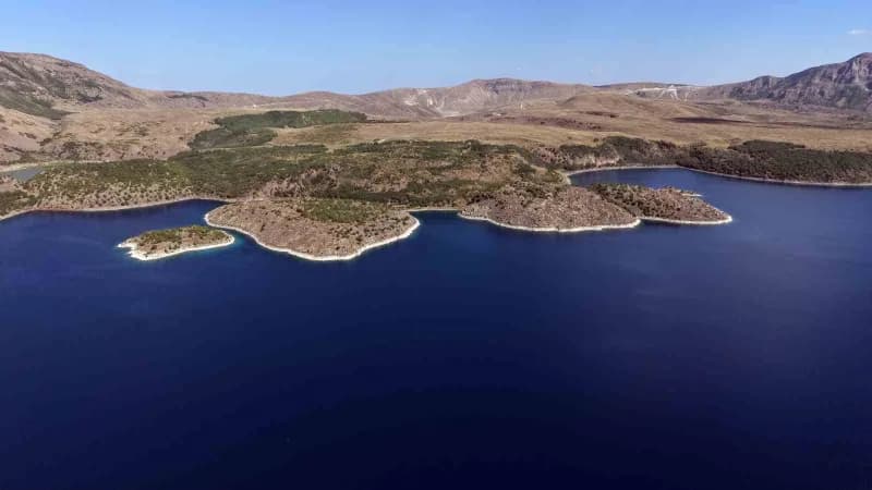 Bitlis’in Ahlat, Güroymak ve Tatvan ilçe sınırları içinde yer alan Nemrut Kalderası’nın Milli Park ilan edilmesi Bitlis