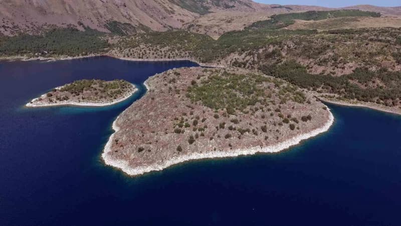 Bitlis’in Ahlat, Güroymak ve Tatvan ilçe sınırları içinde yer alan Nemrut Kalderası’nın Milli Park ilan edilmesi Bitlis