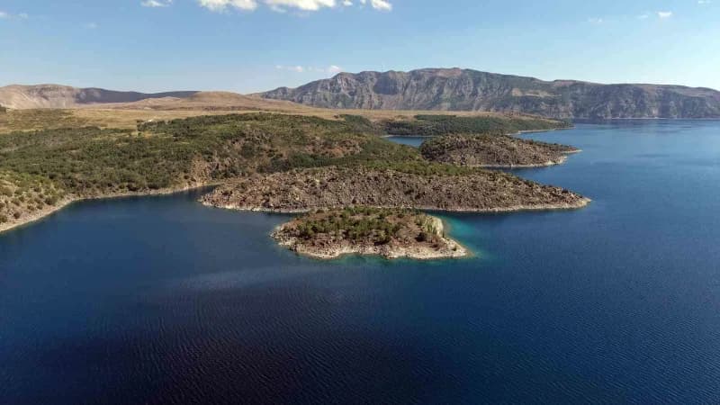 Bitlis’in Ahlat, Güroymak ve Tatvan ilçe sınırları içinde yer alan Nemrut Kalderası’nın Milli Park ilan edilmesi Bitlis
