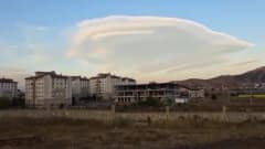 Bitlis gökyüzünde UFO'ya benzeyen mercek bulutu görüntüsü