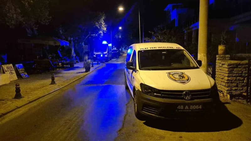 Muğla'nın Bodrum ilçesinde gürültü meselesinden çıkan kavgada 1 kişi bıçaklanarak öldürüldü