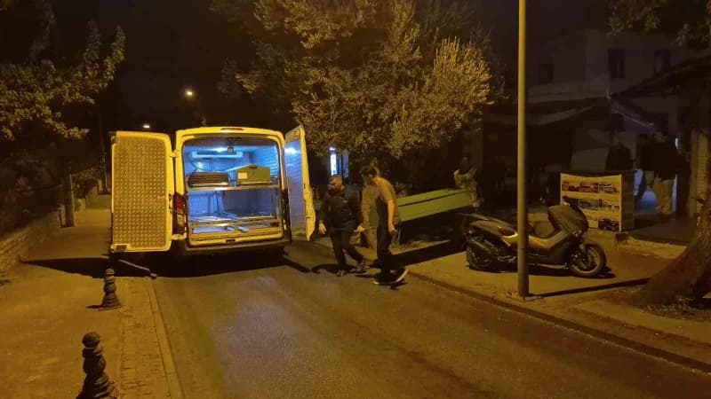Muğla Bodrum'da apart otel önünde polis ekipleri ve olay yeri
