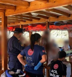 Bodrum açıklarında gezi teknesinde rahatsızlanan vatandaşın Sahil Güvenlik tarafından tahliyesi