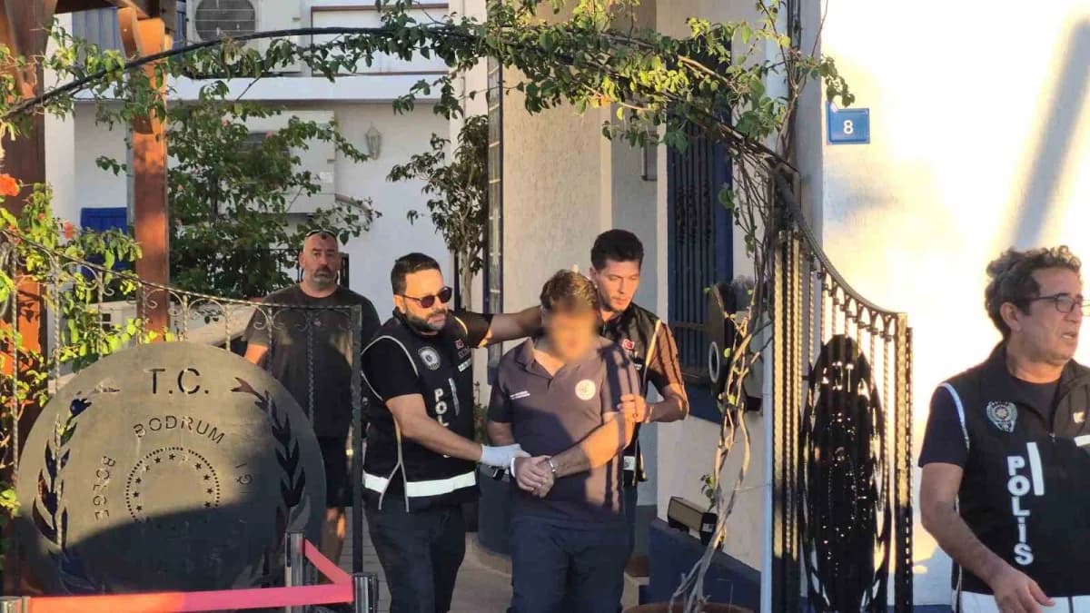 Muğla'nın Bodrum ilçesinde düzenlenen operasyonda, Bodrum Bölge Liman Başkanı rüşvet iddiasıyla gözaltına alındı.