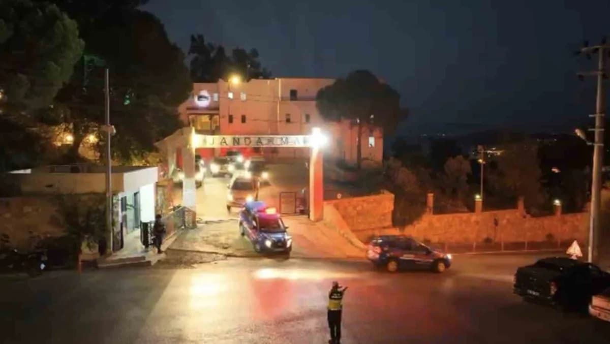 Muğla Bodrum merkezli MASAK raporu sonrası düzenlenen operasyon kapsamında ele geçirilen senetler ve deliller