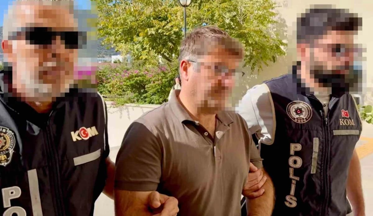 Muğla'nın Bodrum ilçesinde bir Rus iş adamına ait lüks yatın giriş işlemleri üzerinden rüşvet istendiği iddiasıyla düzen