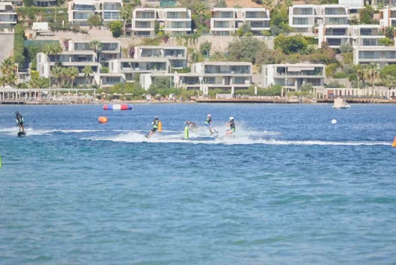 Bodrum’da deniz üzerinde hız ve adrenalin yarışı