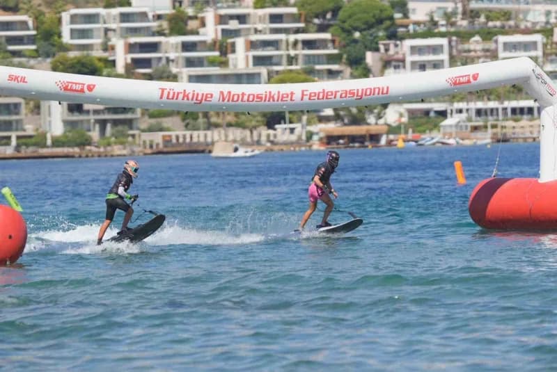 Bodrum’da deniz üzerinde hız ve adrenalin yarışı