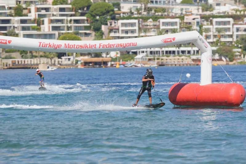 Bodrum’da deniz üzerinde hız ve adrenalin yarışı