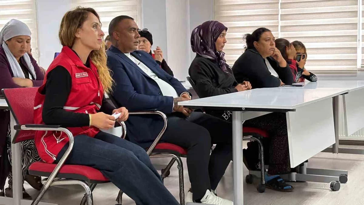Türk Kızılay Bolu Şubesi tarafından yürütülen "Sıfır Atığa Emek, Geleceğe Destek" projesi kapsamında bağımsız Atık topla