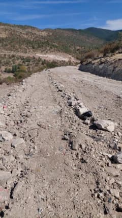 Bolu Kıbrıscık ilçesinde heyelan riski nedeniyle yapımı devam eden yeni yol çalışmaları