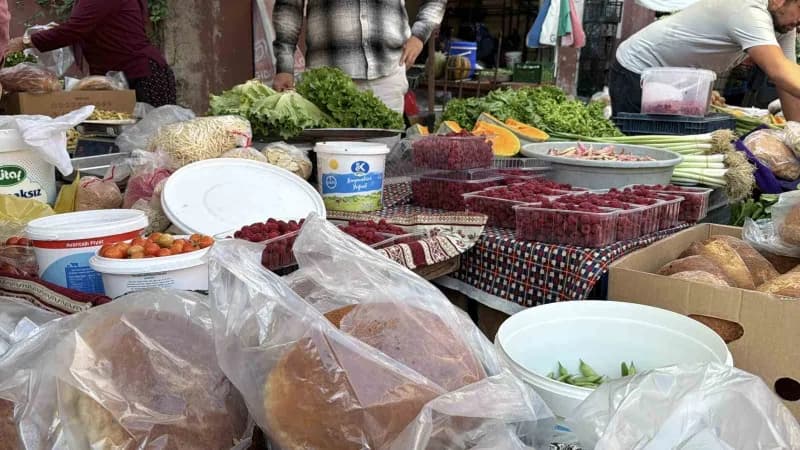 Bolu’da köylüler, tarlalarında ve bahçelerinde yetiştirdikleri sebze ve meyvelerin yanı sıra kendi ürettikleri doğal ürü